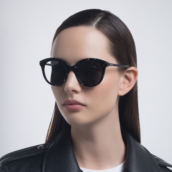 PRADA Black
54MM Two-Tone Sunglasses SPR 02Y - Picture 6 of 6